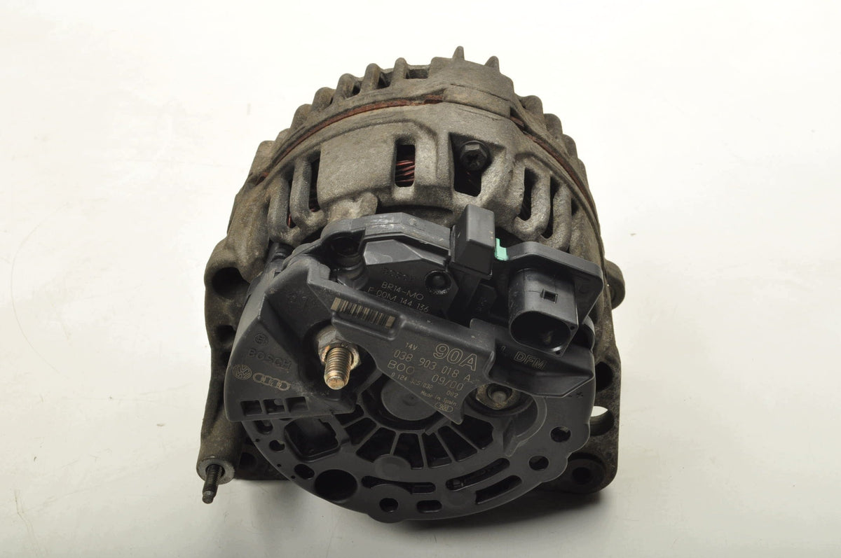 VOLKSWAGEN NEW BEETLE 2.0 B ALTERNATOR 038903018A