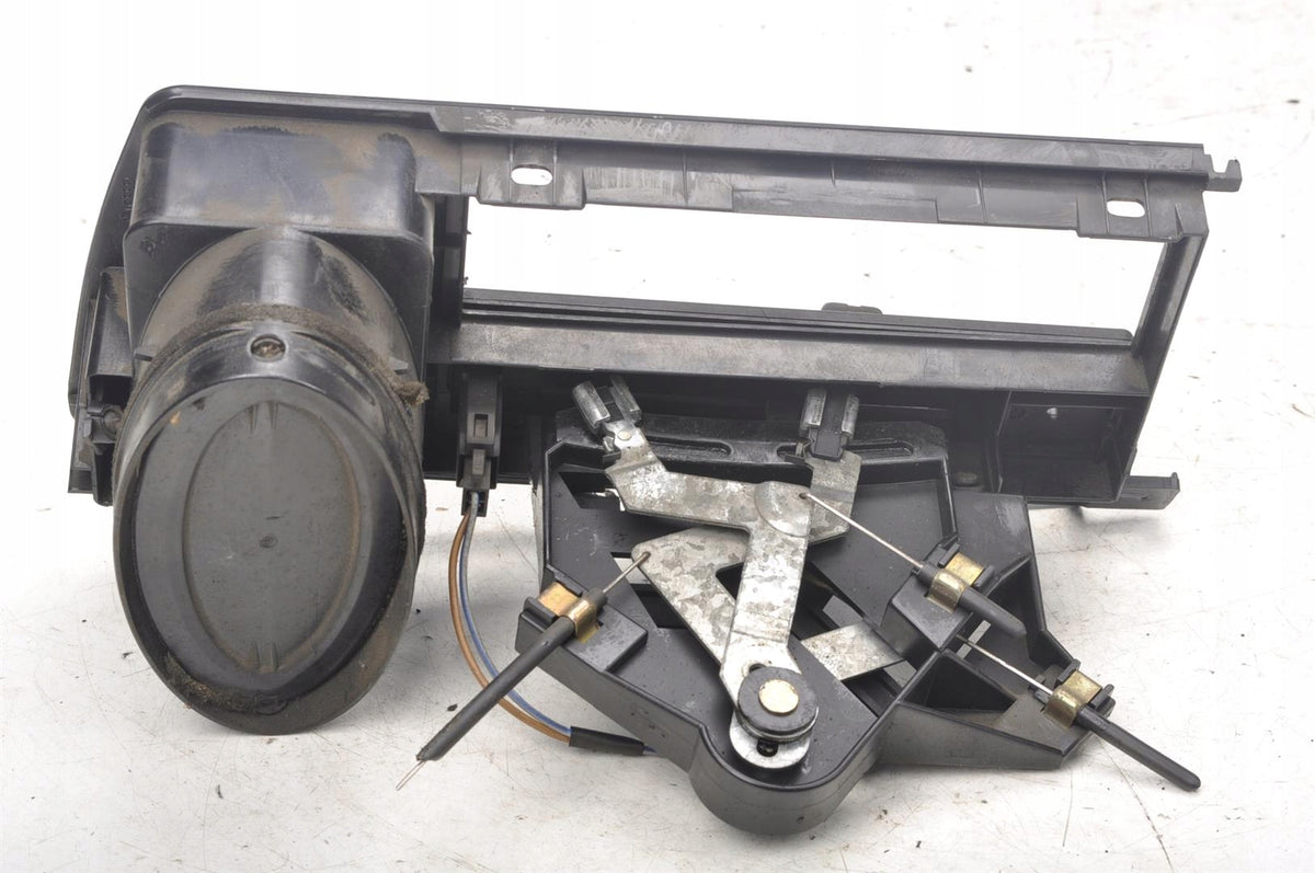 VOLKSWAGEN PASSAT B2 AIR SUPPLY PANEL 1986