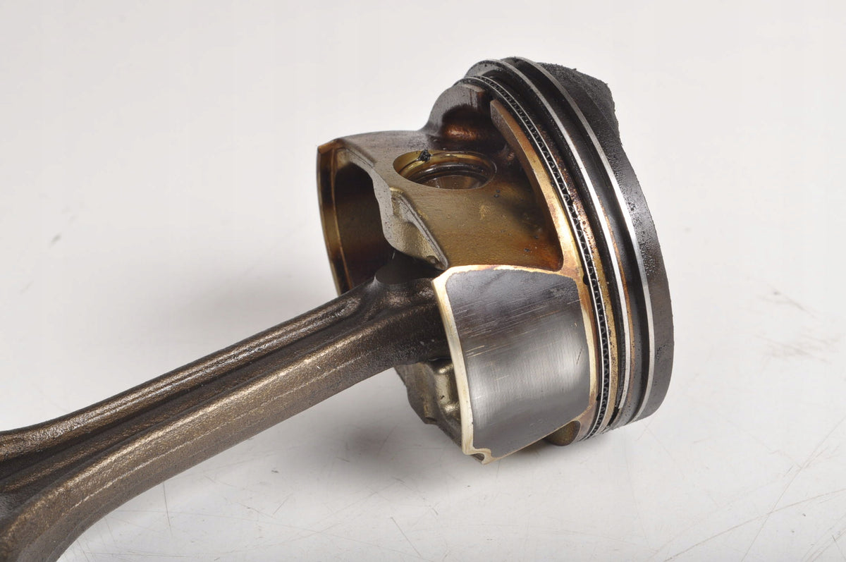 VOLKSWAGEN PASSAT B6 2.0 FSI PISTON WITH CONNECTING ROD