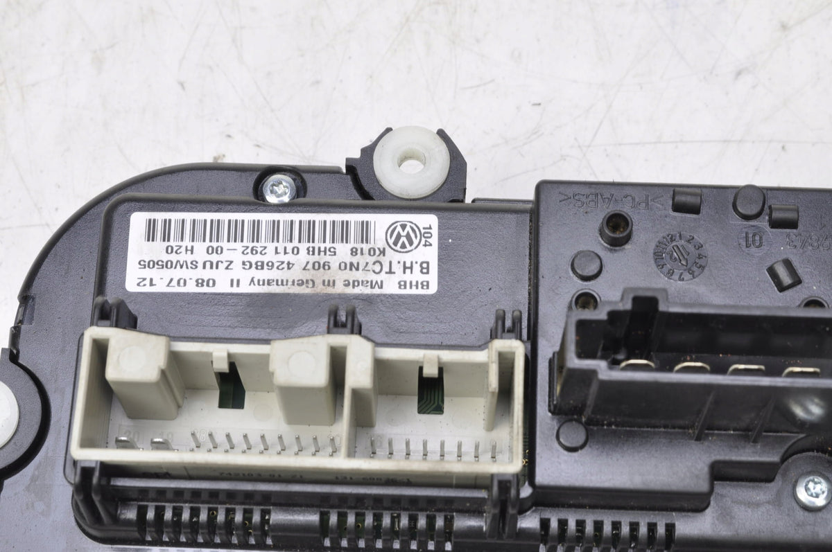 VOLKSWAGEN PASSAT B7 AIR SUPPLY PANEL 5HB011292