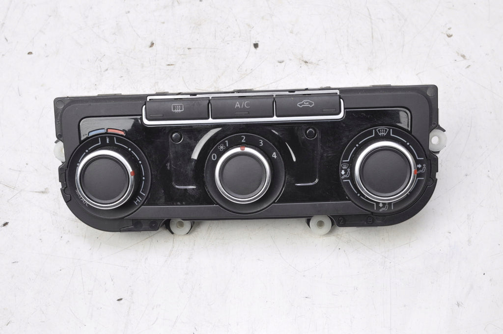 VOLKSWAGEN PASSAT B7 AIR SUPPLY PANEL 5HB011292