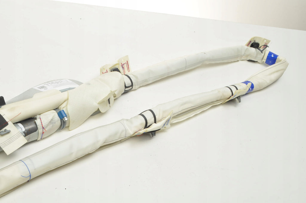 VOLKSWAGEN TIGUAN AND CURTAIN AIRBAG RIGHT 5N0880742G