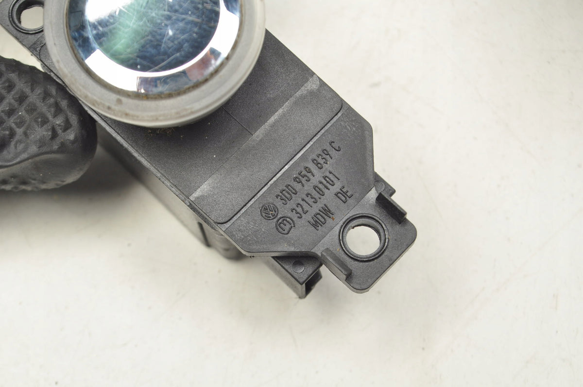 VOLKSWAGEN TOUAREG AND 7L PHAETON BUTTON START STOP 3D0959839C