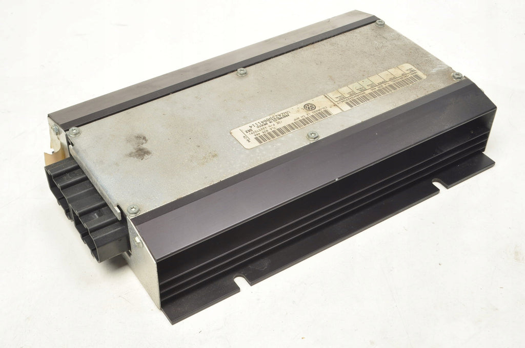 VOLKSWAGEN TOUAREG AND 7L RADIO AMPLIFIER 7L6035466