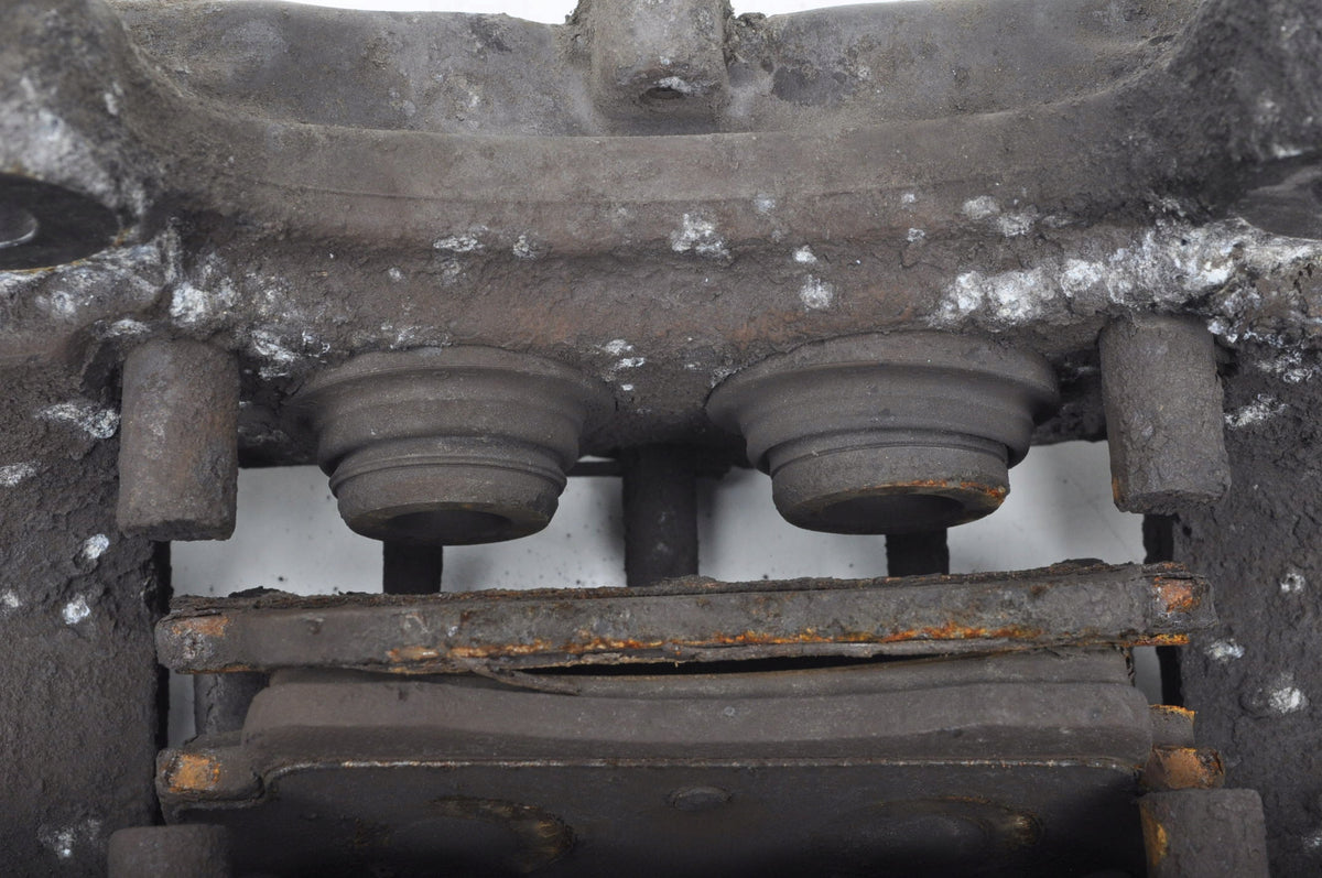 VOLKSWAGEN TOUAREG AND BRAKE CALIPER LEFT REAR