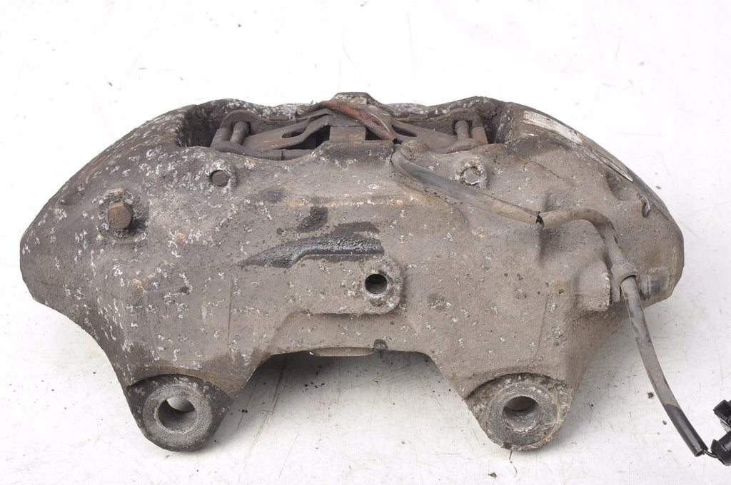 VOLKSWAGEN TOUAREG AND BRAKE CALIPER RIGHT FRONT