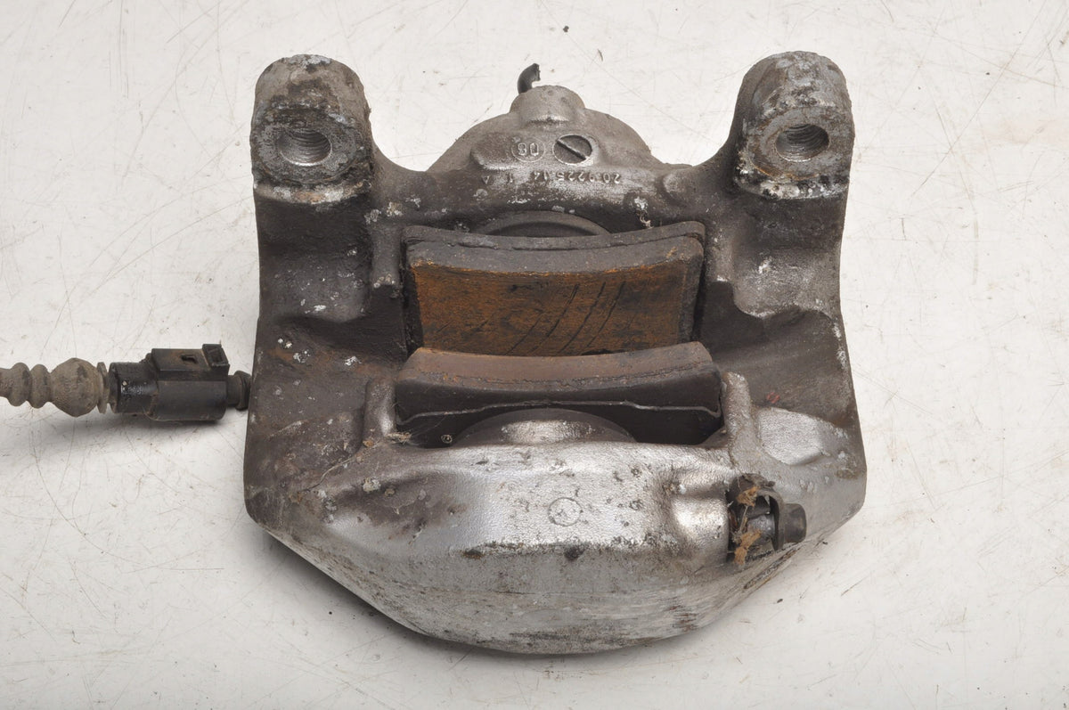 VOLKSWAGEN TOUAREG AND BRAKE CALIPER RIGHT REAR