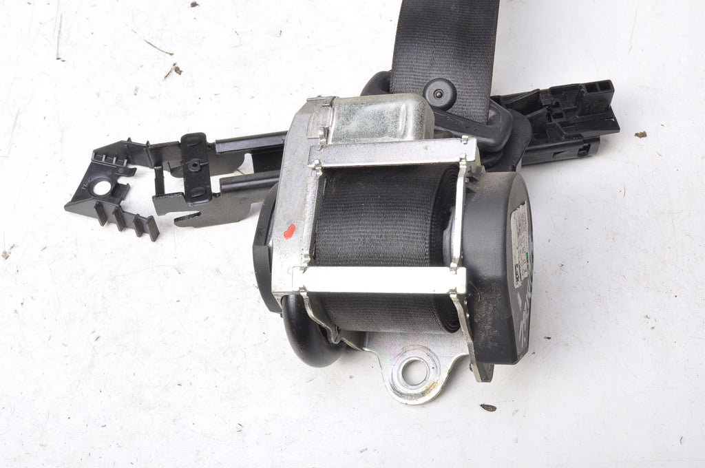 VOLKSWAGEN TOUAREG AND SEAT BELT RIGHT FRONT 7L6857806