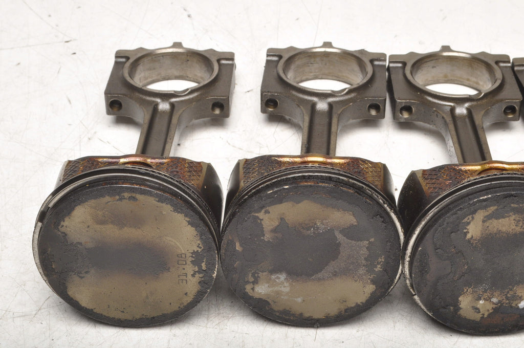 VOLVO C30 2.0 16V 145KM PISTON WITH CONNECTING ROD