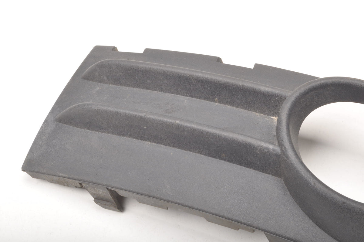 VOLVO C30 FRAME HALOGEN GRILLE LEFT 30657195
