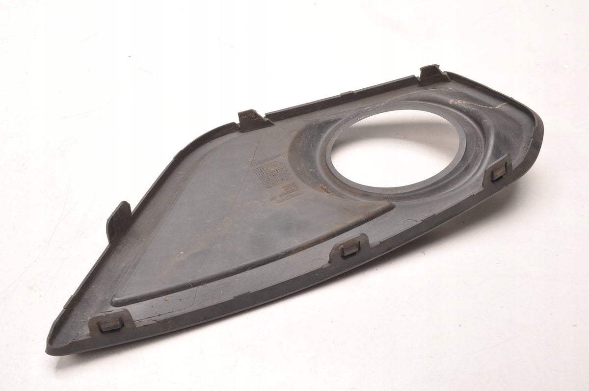 VOLVO C30 FRAME HALOGEN GRILLE RIGHT 31323410