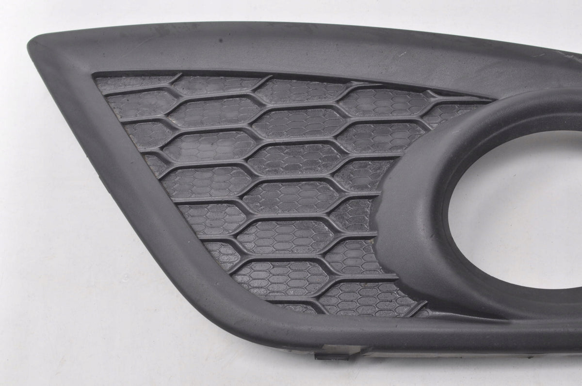 VOLVO C30 FRAME HALOGEN GRILLE RIGHT BUMPER LIFT 31323410