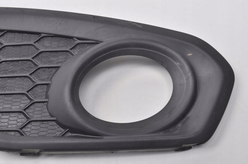 VOLVO C30 FRAME HALOGEN GRILLE RIGHT BUMPER LIFT 31323410