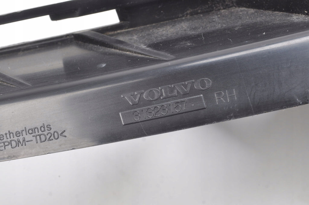 VOLVO C30 LAMP SLIDE RIGHT FRONT 31323157
