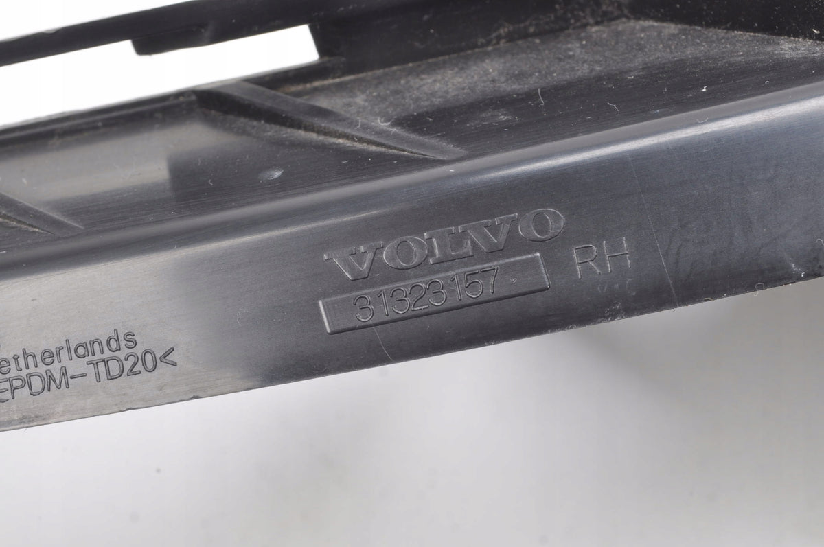 VOLVO C30 LAMP SLIDE RIGHT FRONT 31323157