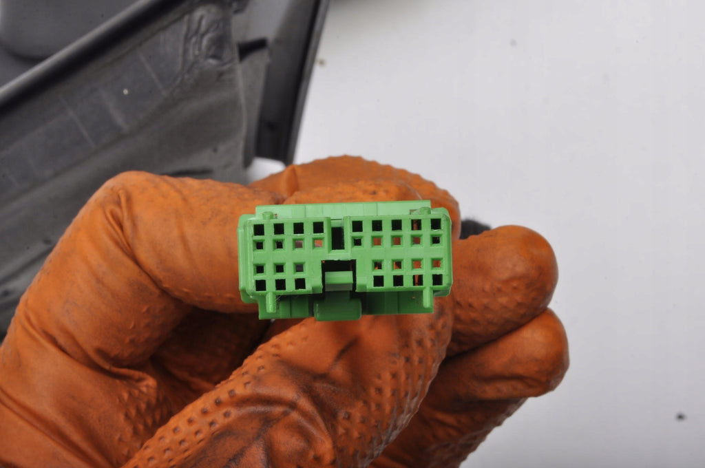 VOLVO C30 MIRROR RIGHT ELECTRIC 6 PIN LIFT HIGH