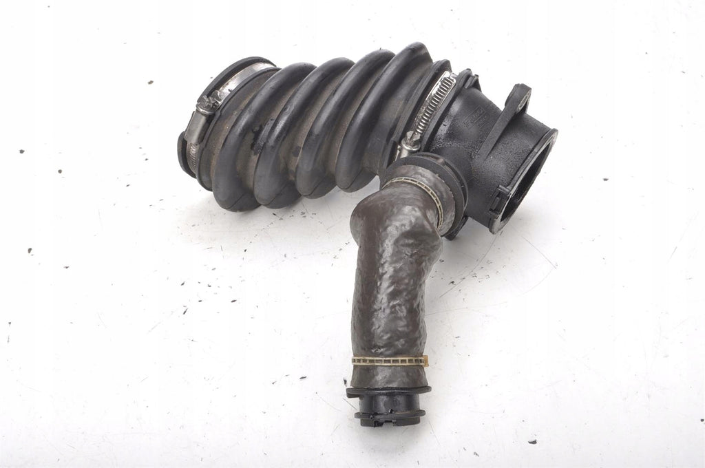 VOLVO C30 S40 1.6 D2 AIR PIPE AV61-6C784-AC