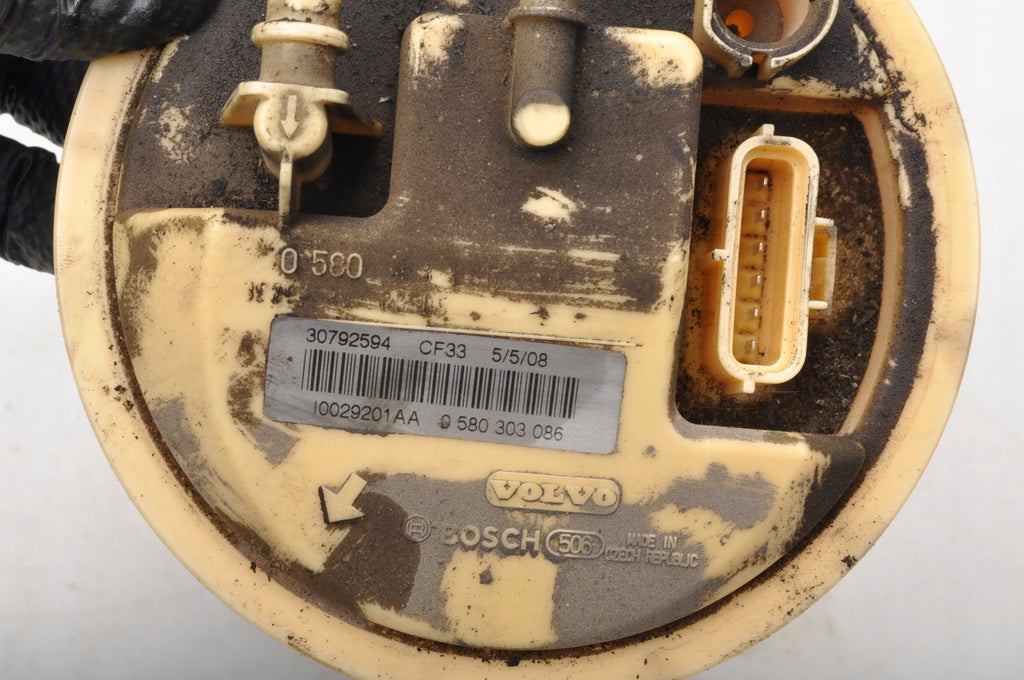VOLVO C30 S40 C70 II 2.4 D5 FUEL PUMP 30792594