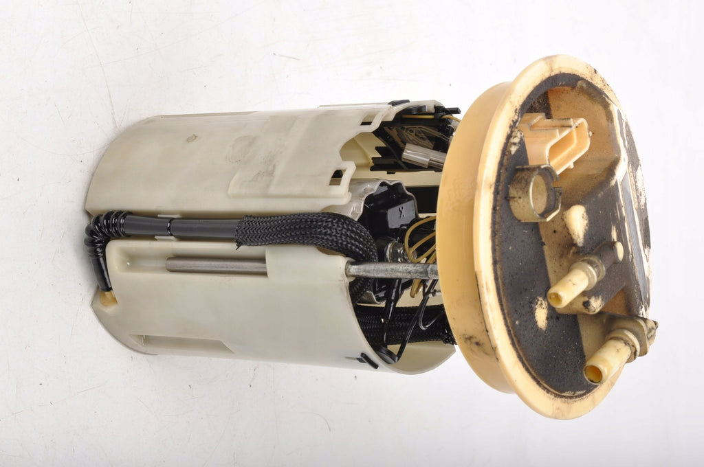 VOLVO C30 S40 C70 II 2.4 D5 FUEL PUMP 30792594