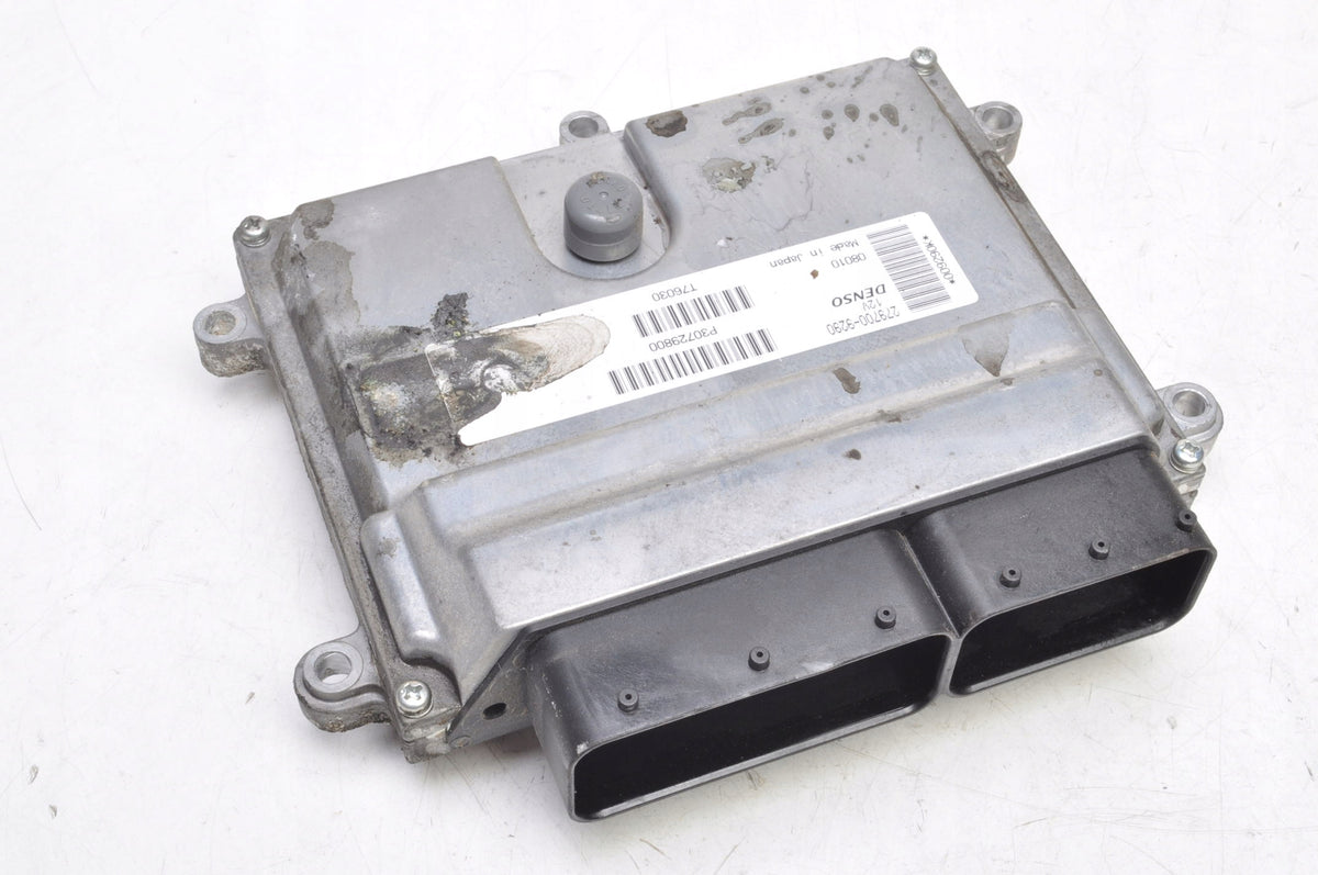 VOLVO C30 S40 C70 V50 2.4 20V 170KM COMPUTER ENGINE DRIVER 30729800