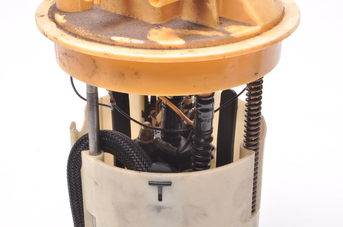 VOLVO C30 S40 C70 V50 2.4 D5 179KM FUEL PUMP 30792206