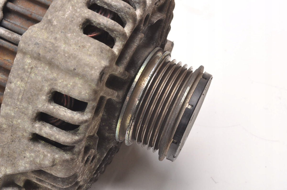 VOLVO C30 S40 II C70 V50 2.4 D5 179KM ALTERNATOR 30773111