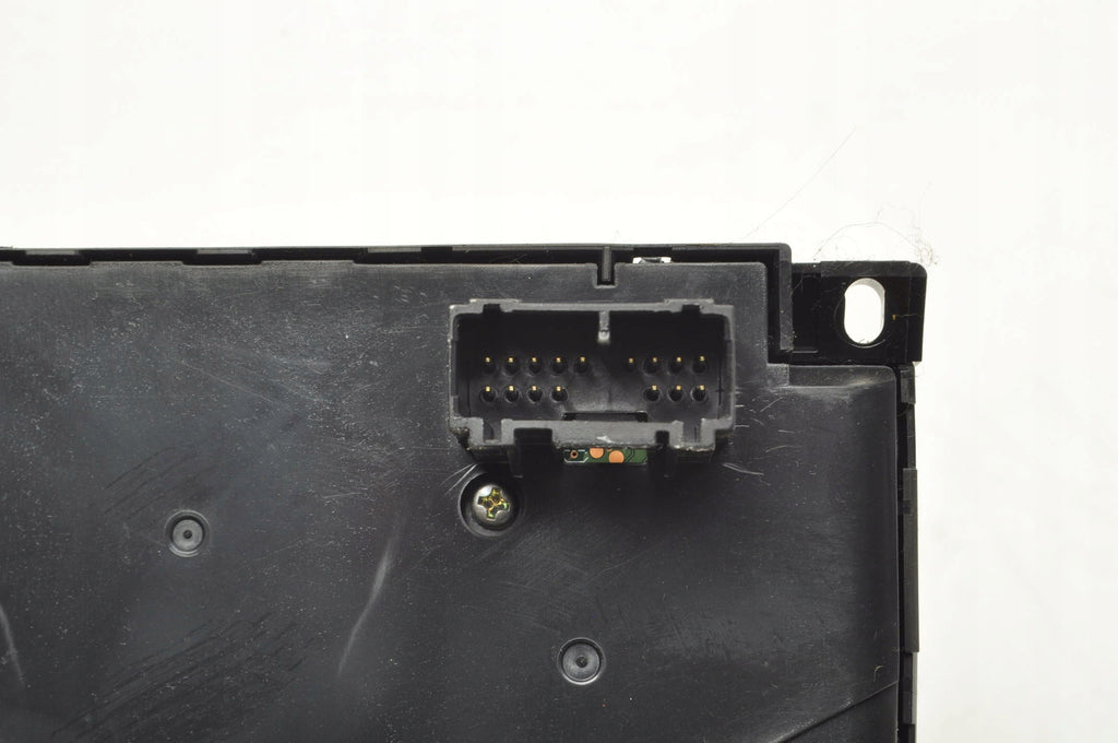 VOLVO C30 S40 II C70 V50 AIR SUPPLY PANEL 31324237