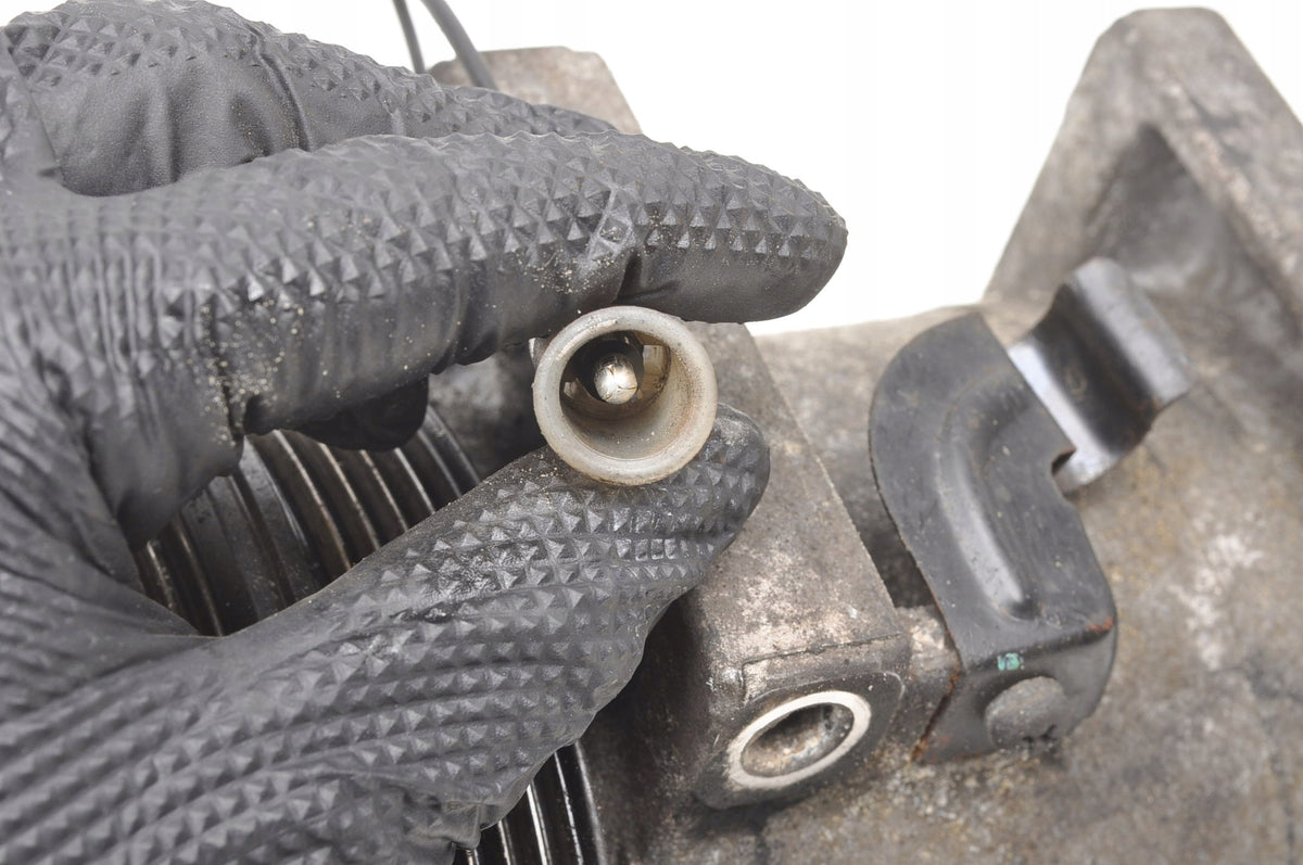 VOLVO C30 S40 II V50 C70 II 2.4 D5 180KM AIR CONDITIONING COMPRESSOR 30780330