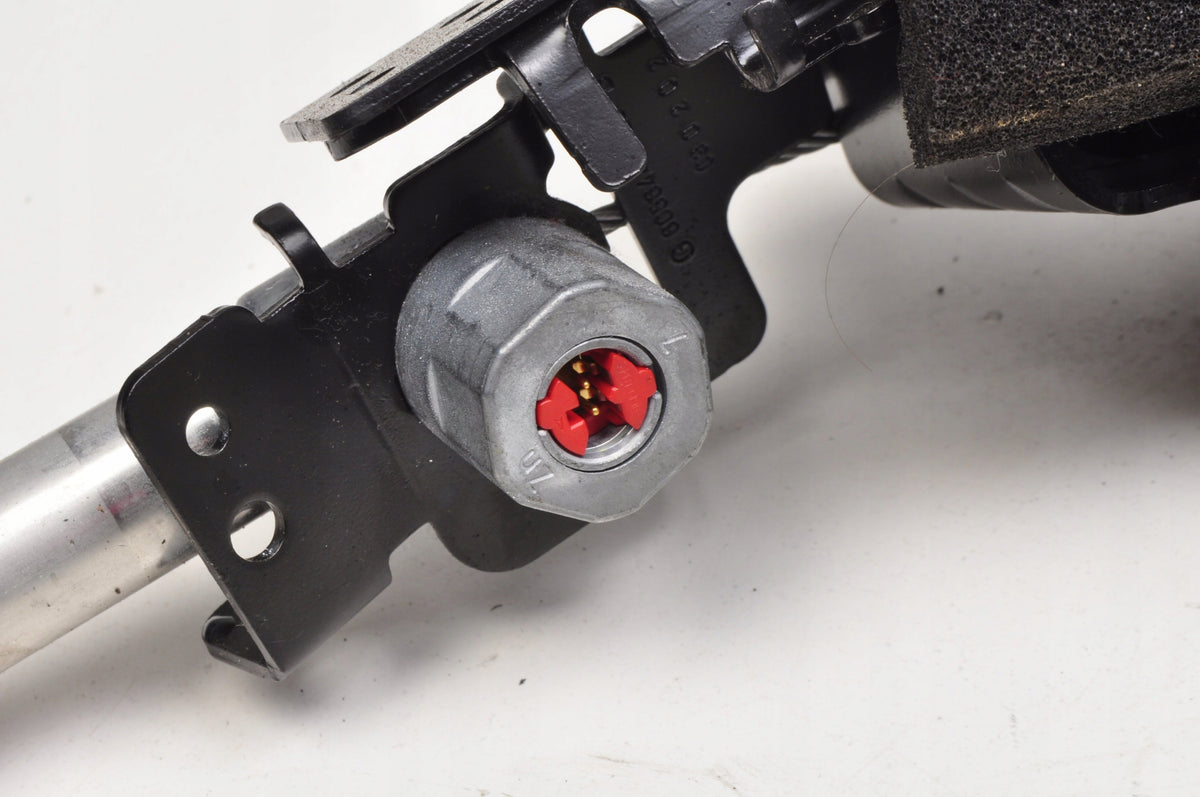 VOLVO C30 SEAT BELT LEFT FRONT 1287473