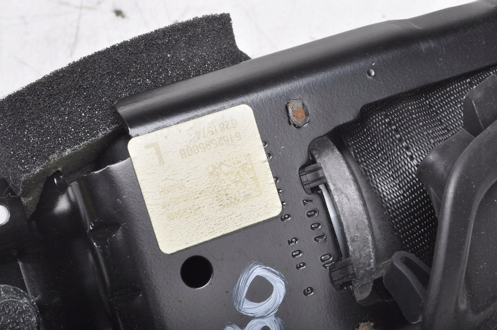 VOLVO C30 SEAT BELT LEFT FRONT 31320498