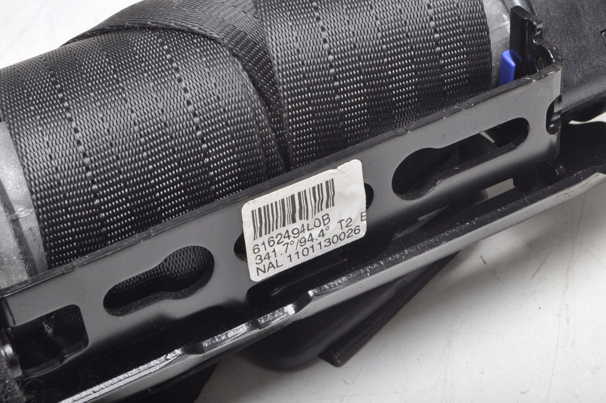 VOLVO C30 SEAT BELT LEFT FRONT 31320498