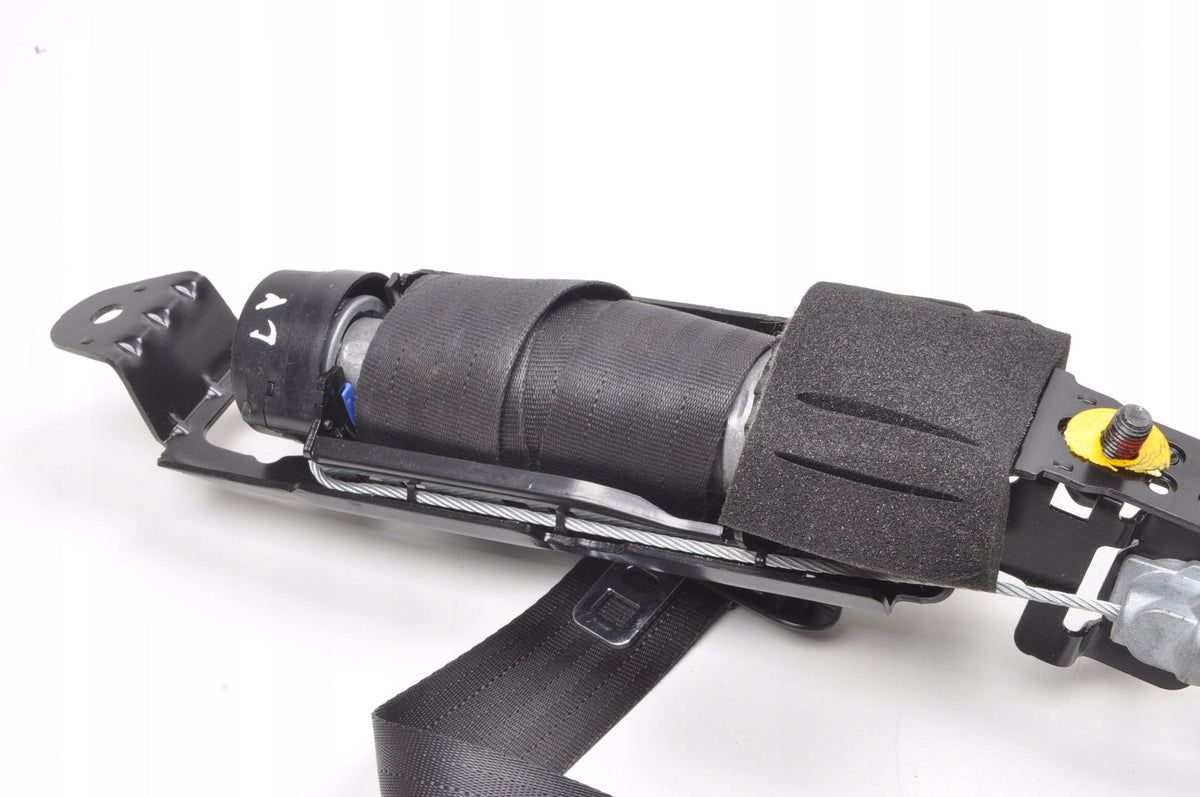 VOLVO C30 SEAT BELT LEFT FRONT LIFT 31351417