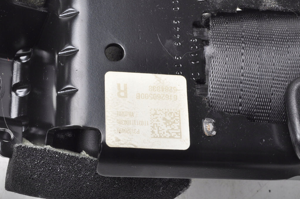 VOLVO C30 SEAT BELT RIGHT FRONT 31320499