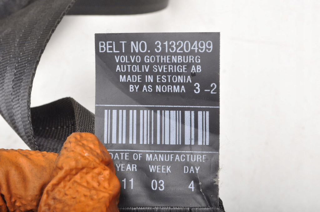 VOLVO C30 SEAT BELT RIGHT FRONT 31320499