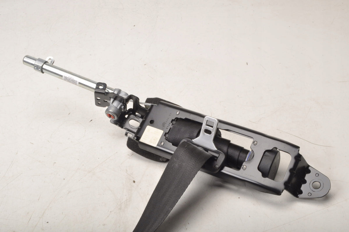 VOLVO C30 SEAT BELT RIGHT FRONT 31320499
