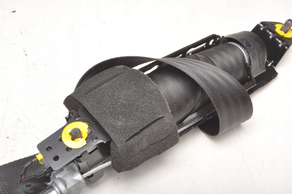VOLVO C30 SEAT BELT RIGHT FRONT 31320499