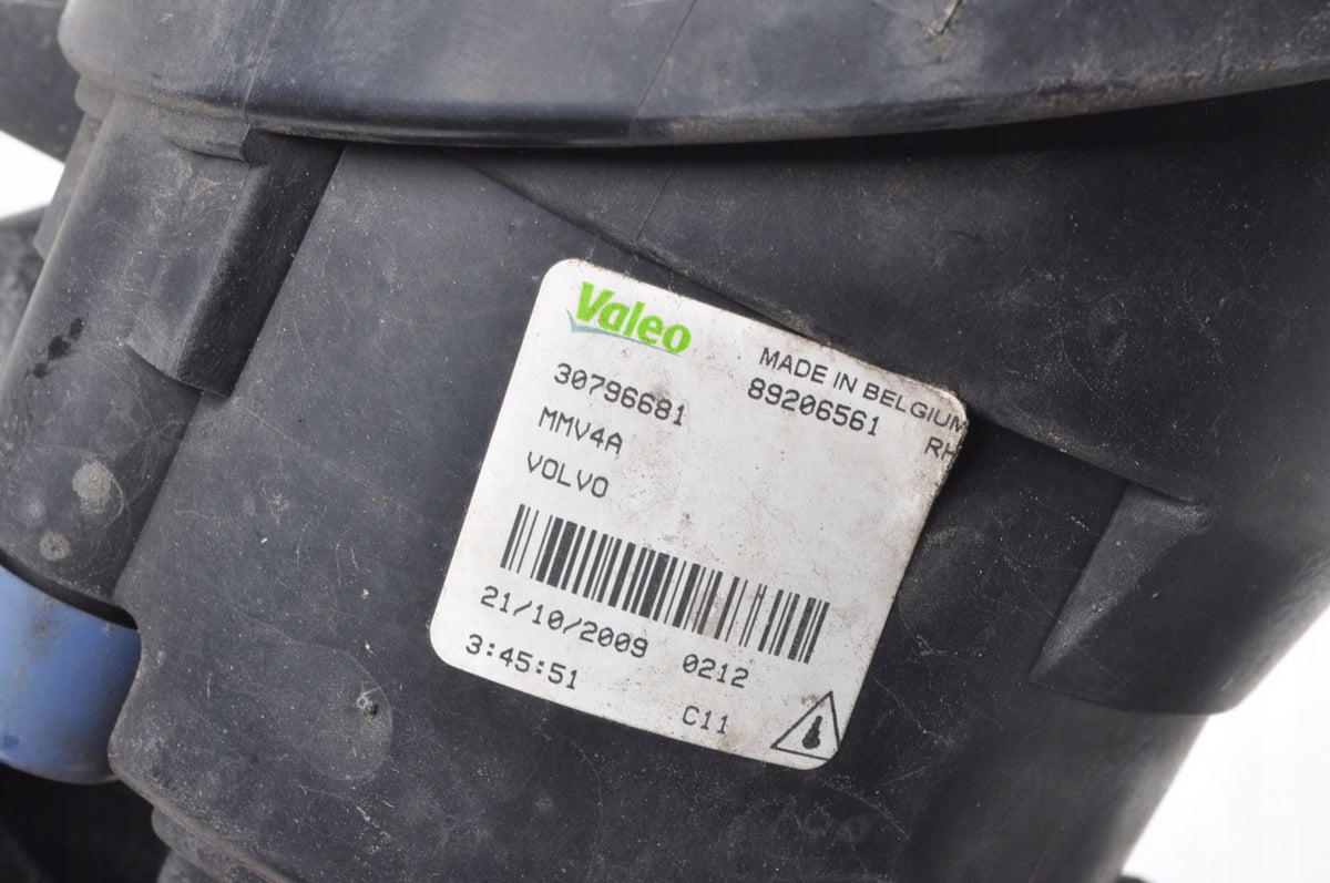 VOLVO C30 XC60 AND HALOGEN RIGHT 30796681