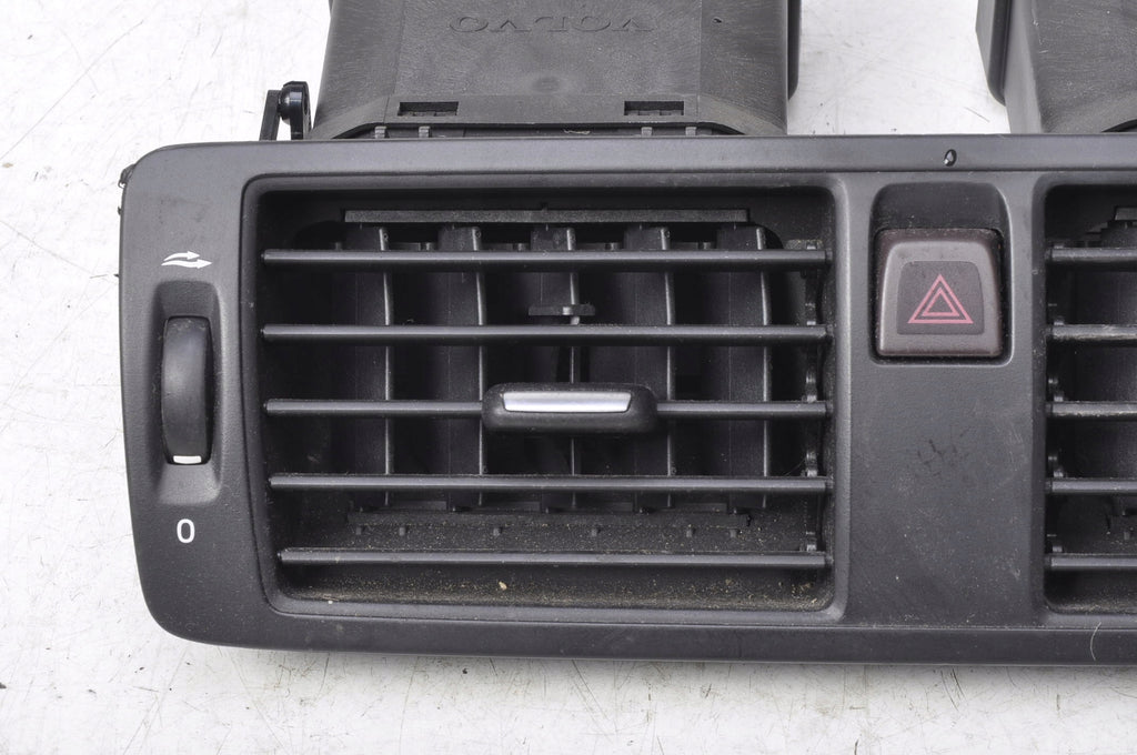 VOLVO C70 II CENTRAL AIR VENT GRILLE