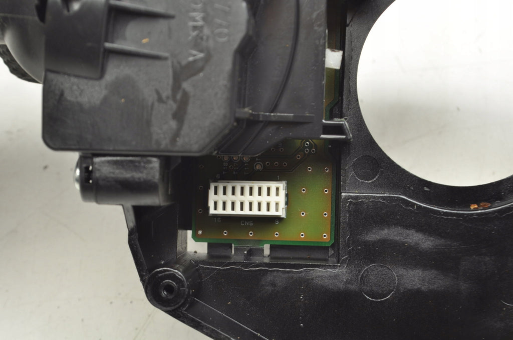 VOLVO C70 II COMBINED SWITCH LIFT P31313106