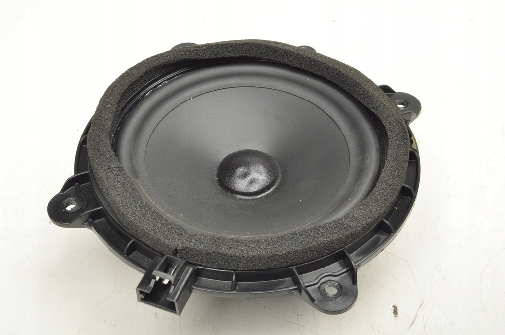 VOLVO C70 II PREMIUM SOUND SPEAKER 8676935