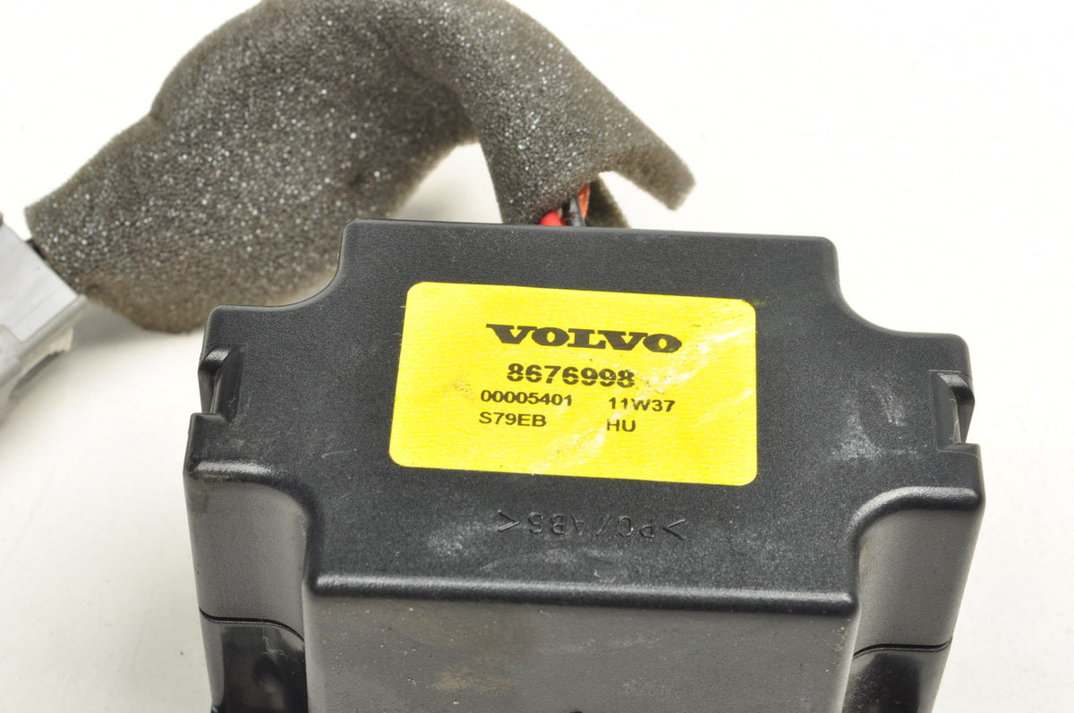 VOLVO C70 II RELAY MODULE 8676998