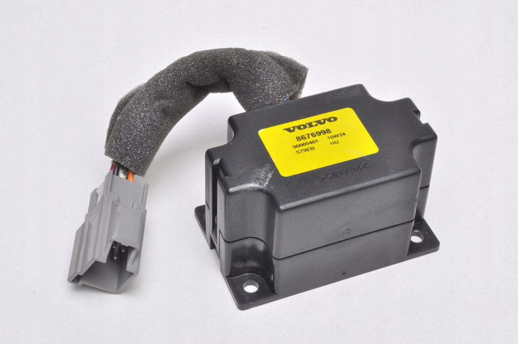 VOLVO C70 II RELAY MODULE 8676998