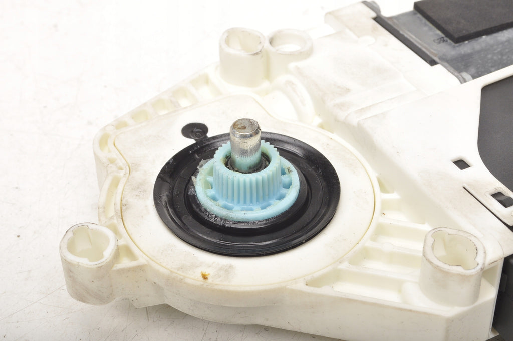 VOLVO C70 II WINDSCREEN MOTOR LEFT FRONT 30773298
