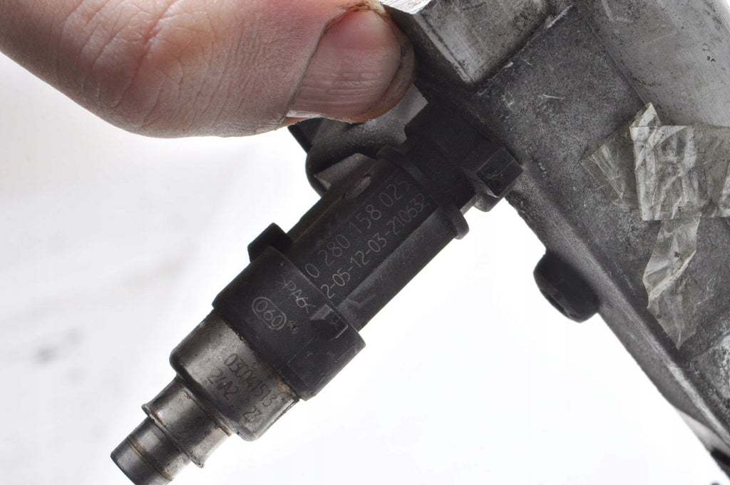 VOLVO S40 II V50 2.5 T5 220KM INJECTION RAIL 0280158025 30677625