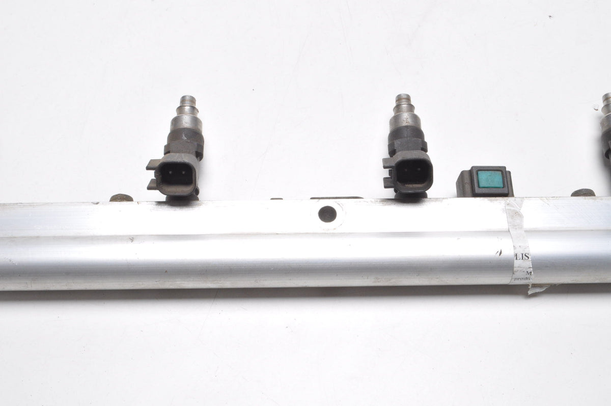 VOLVO S40 II V50 2.5 T5 220KM INJECTION RAIL 0280158025 30677625