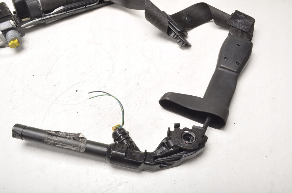 VOLVO S40 II V50 BELT RIGHT FRONT TENSIONER 30661789
