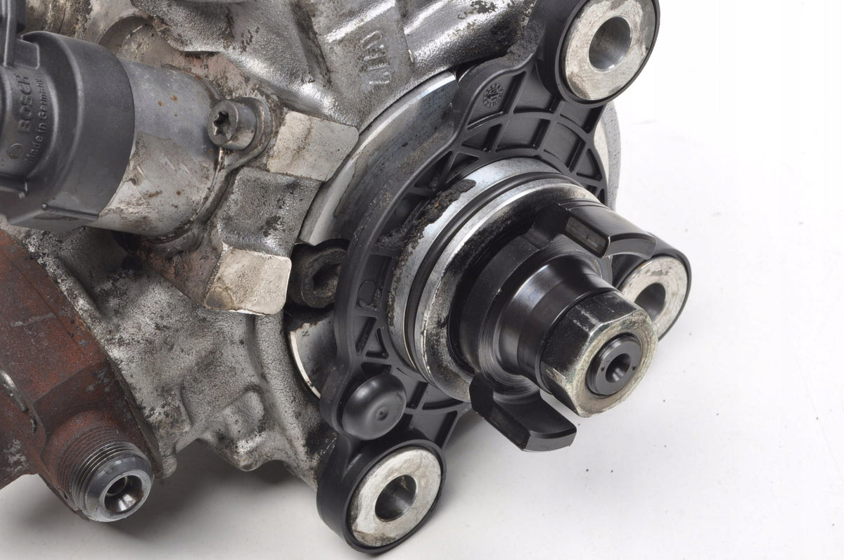 VOLVO S40 II V50 S60 II V60 XC60 XC70 V70 2.4 D5 INJECTION PUMP 31272896