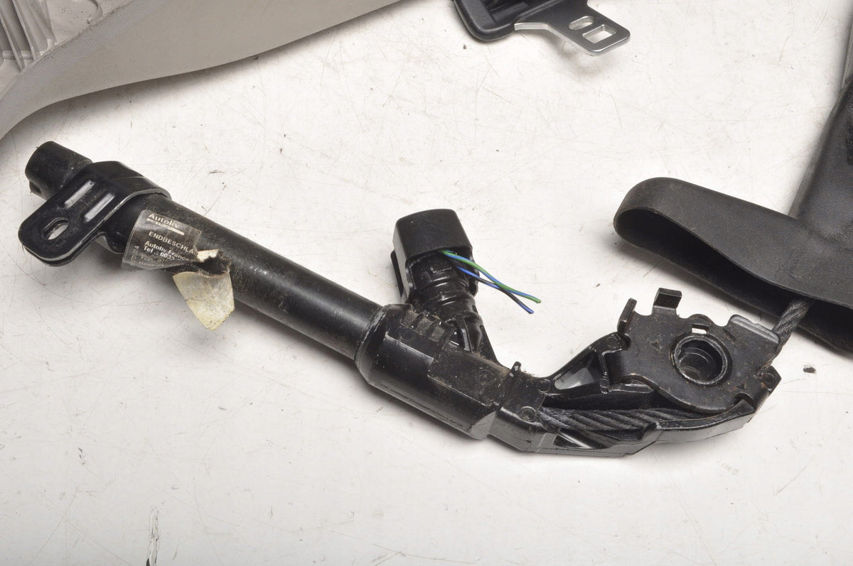 VOLVO S40 II V50 SEAT BELT RIGHT FRONT TENSIONER 6231603120