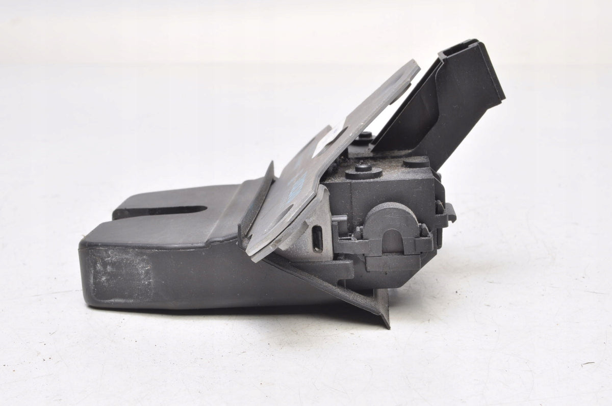 VOLVO S40 II V50 STATION WAGON TAILGATE LOCK LIFT 31335047 4 PINS