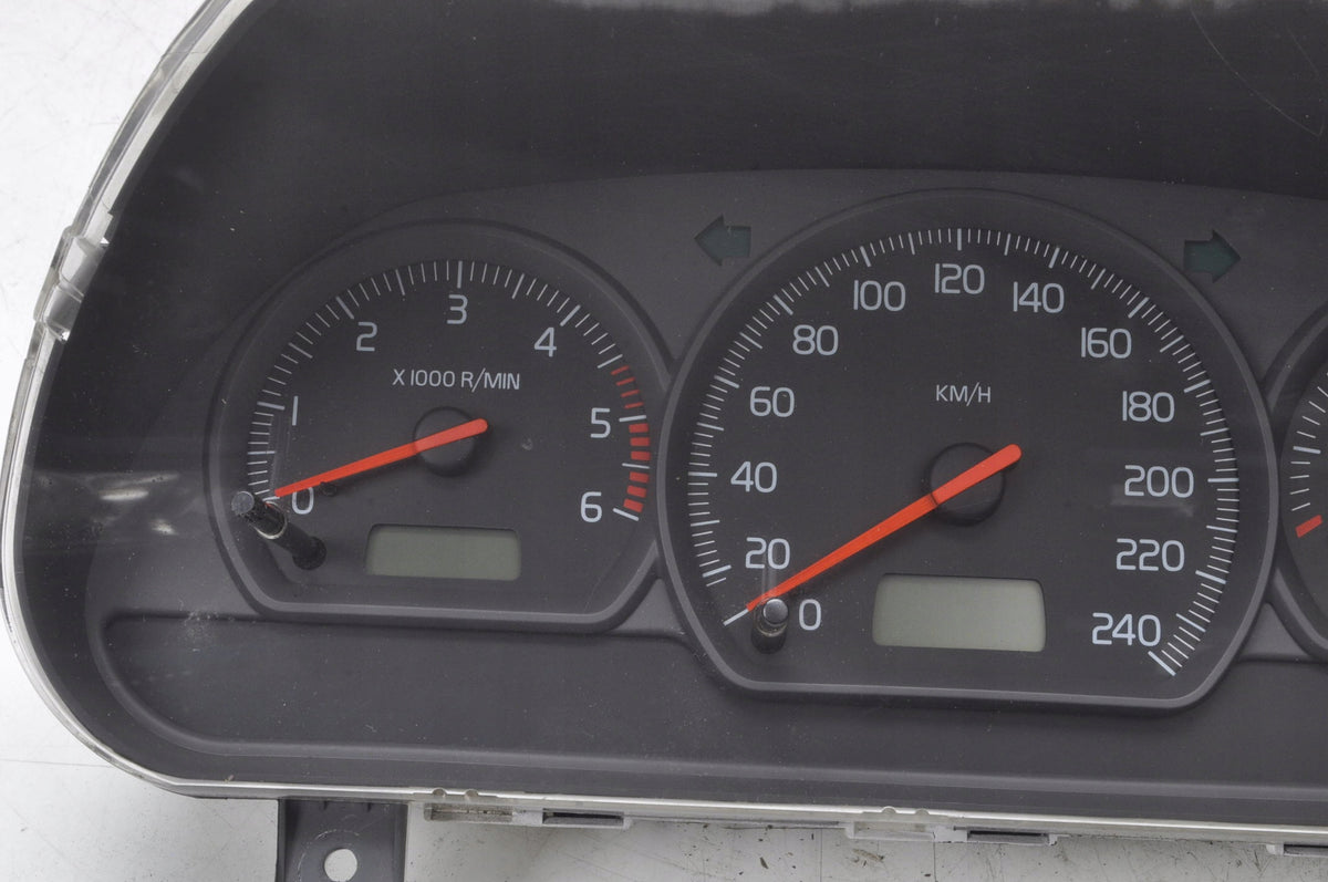 VOLVO S40 V40 1.9 DI COUNTER CLOCKS 30638560 EU